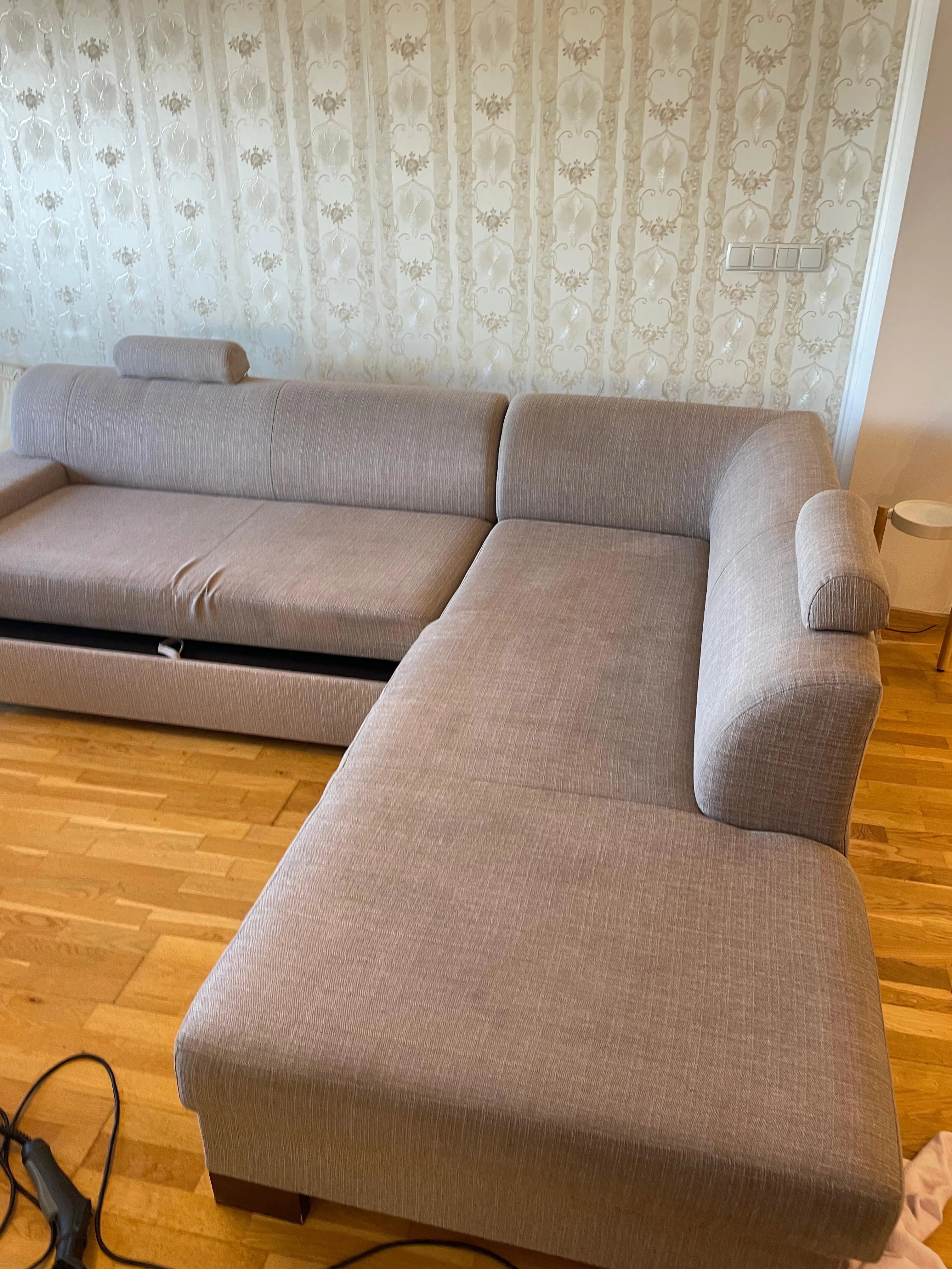 Curățenie profesională în spațiu de birouri